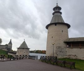 Высокая башня, плоская башня, башня Кутекрома