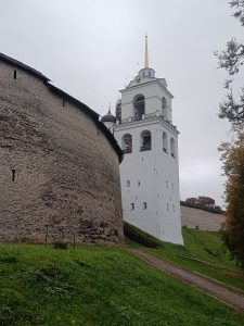 Колокольня Псковского Троицкого собора