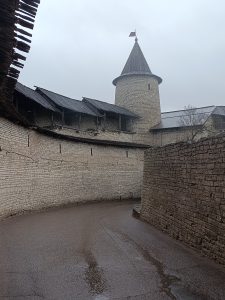 Захаб каменный мешок Псковского Кремля