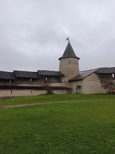 Троицкая башня Псков