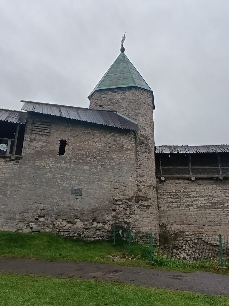 Смердья башня Псков