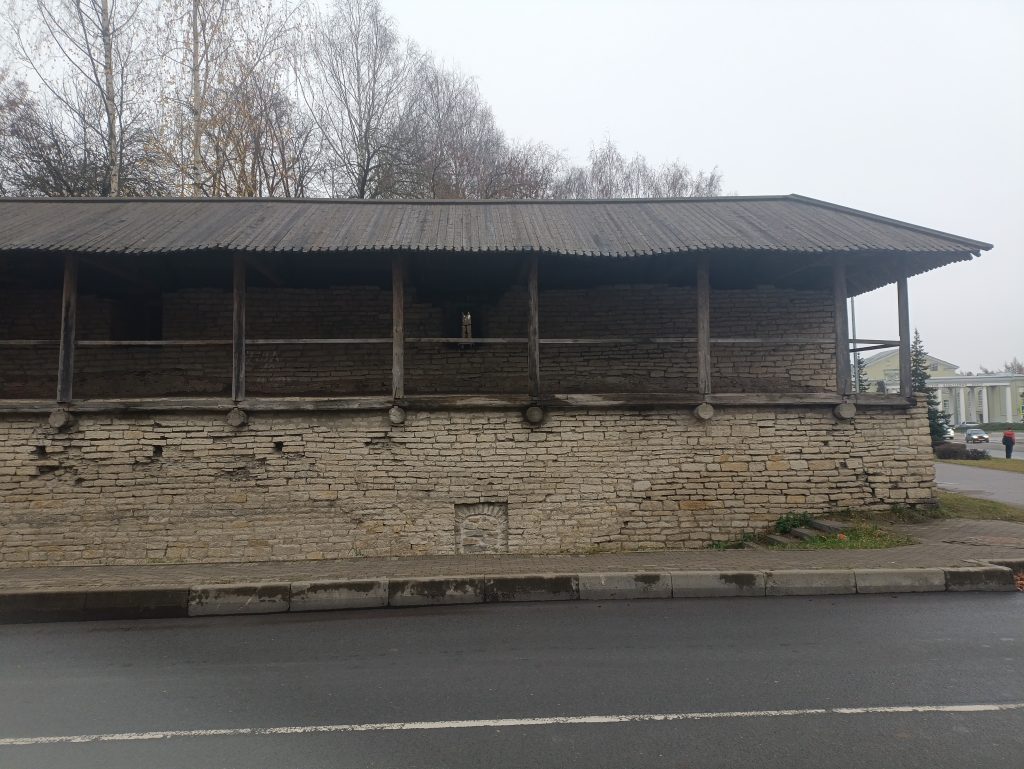 Прясла стен Окольного города Псков