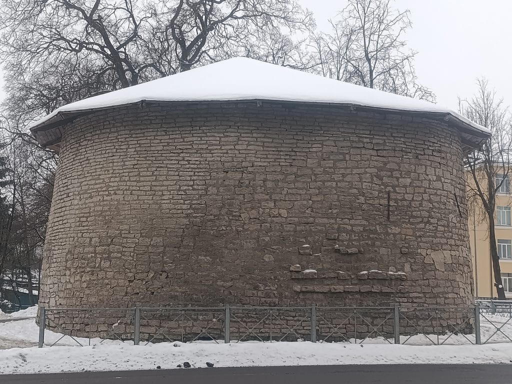 Петровская башня Псков
