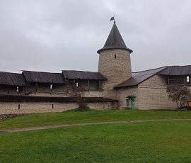 Троицкая башня Псков